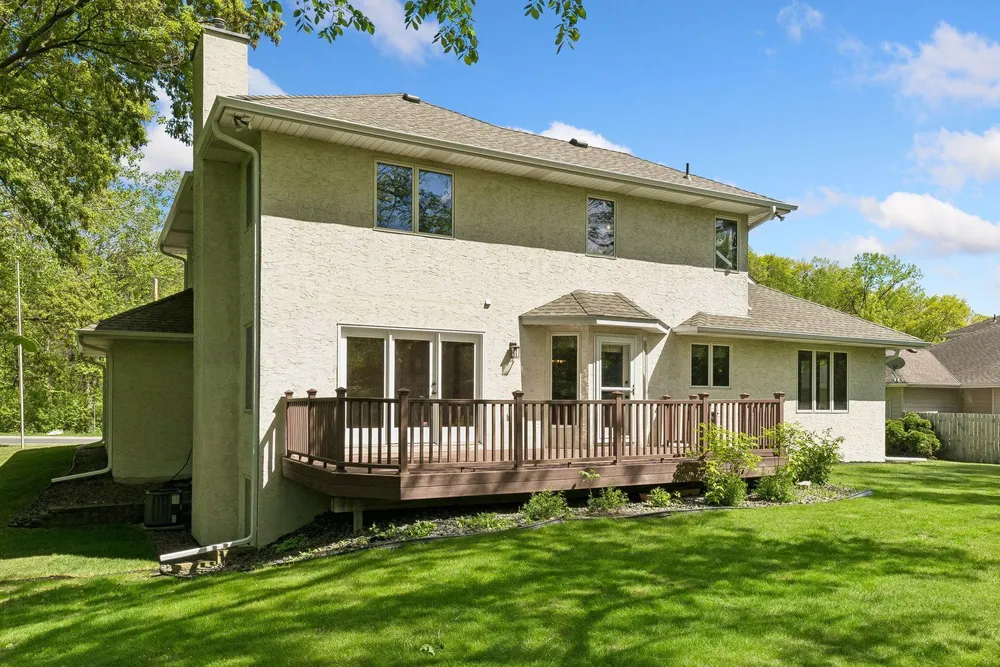 1933 Charlton St, West Saint Paul, MN 55118