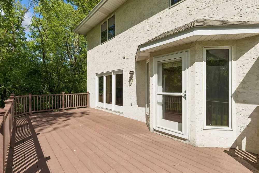 1933 Charlton St, West Saint Paul, MN 55118
