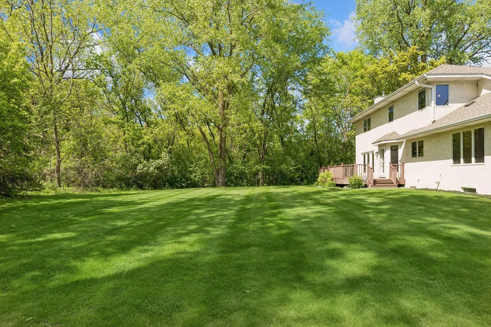 1933 Charlton St, West Saint Paul, MN 55118