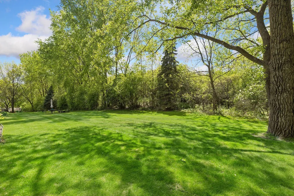 1933 Charlton St, West Saint Paul, MN 55118