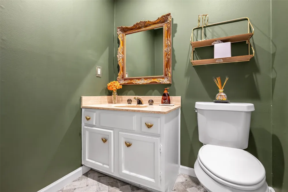 208 Sugarberry Circle, Houston, TX 77024
