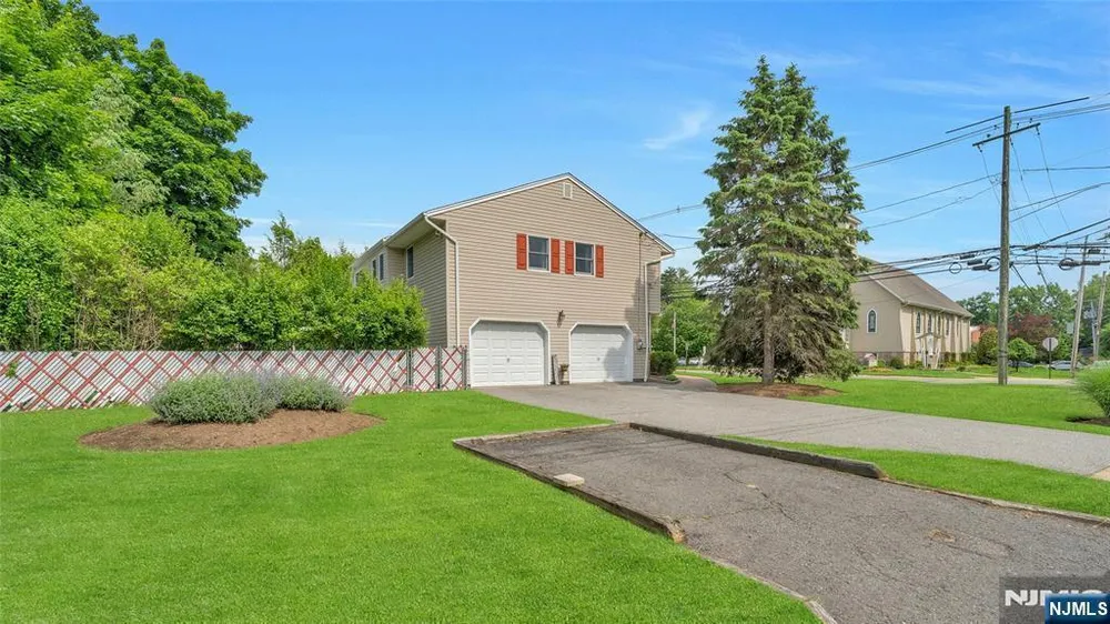 157 Harriot Ave, Harrington Park, NJ 07640
