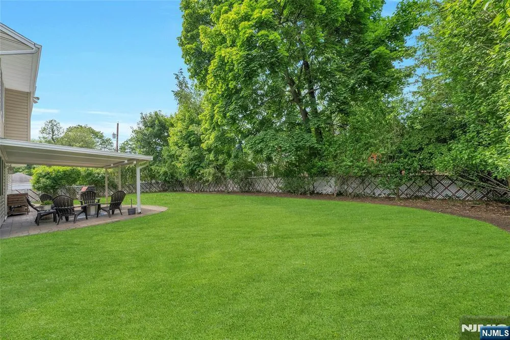 157 Harriot Ave, Harrington Park, NJ 07640