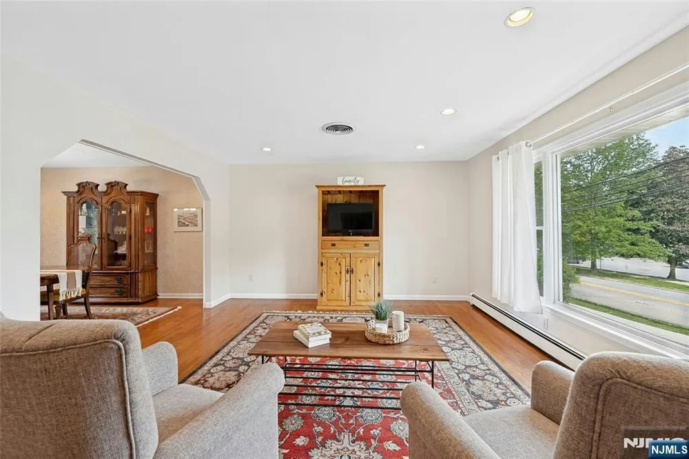 157 Harriot Ave, Harrington Park, NJ 07640