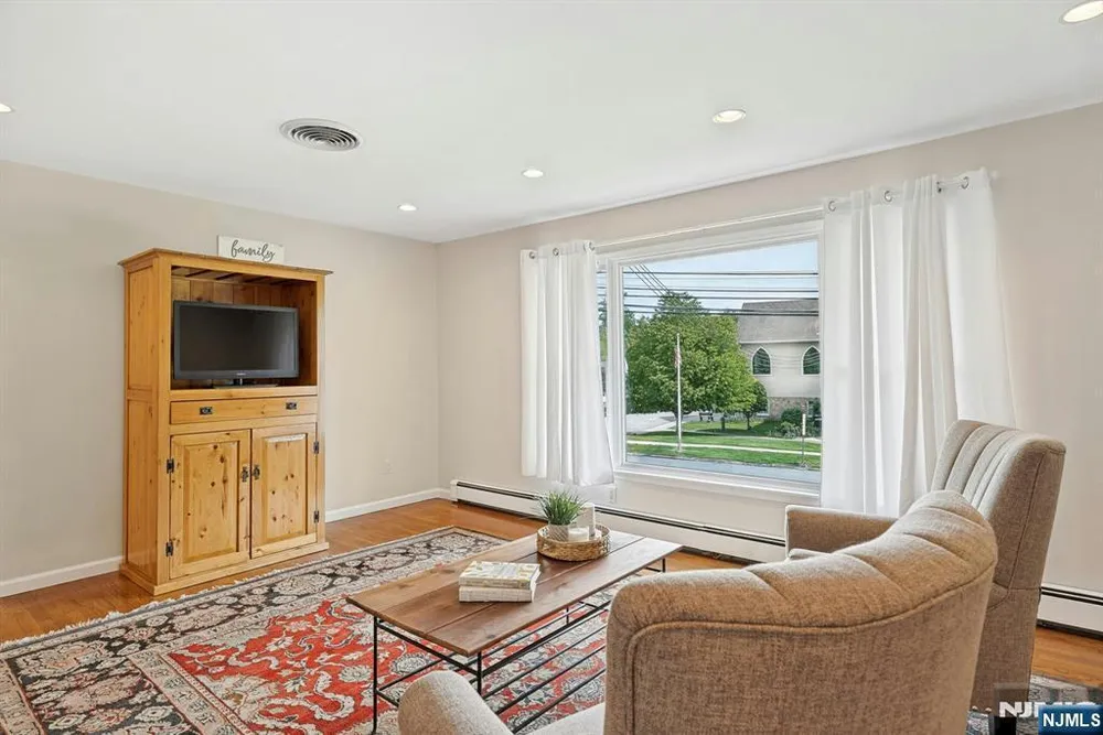 157 Harriot Ave, Harrington Park, NJ 07640