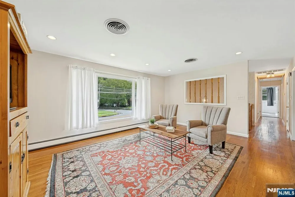 157 Harriot Ave, Harrington Park, NJ 07640