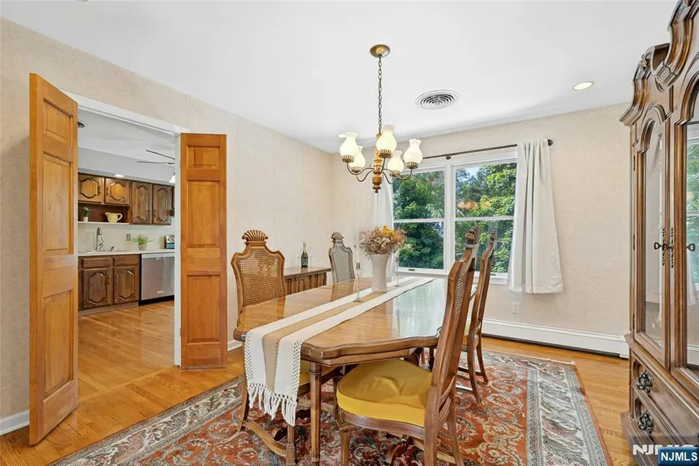 157 Harriot Ave, Harrington Park, NJ 07640