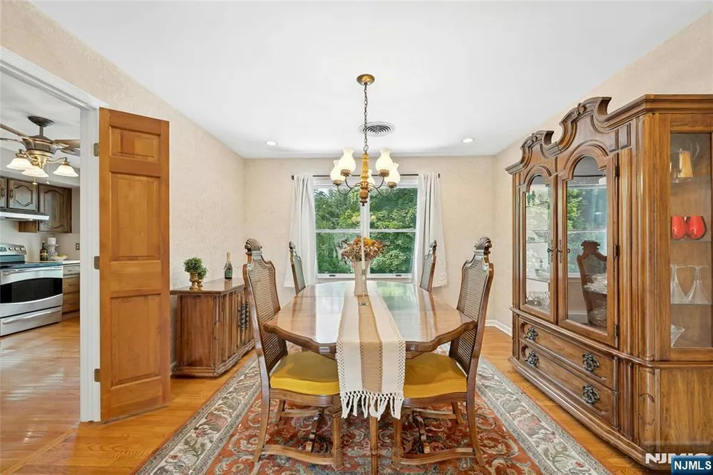 157 Harriot Ave, Harrington Park, NJ 07640