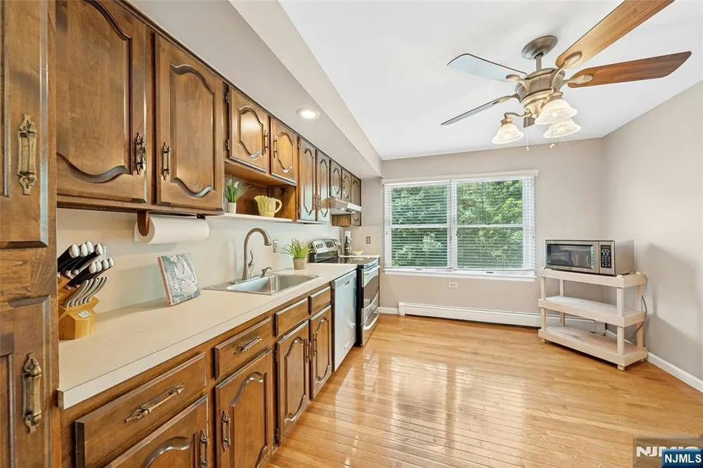 157 Harriot Ave, Harrington Park, NJ 07640