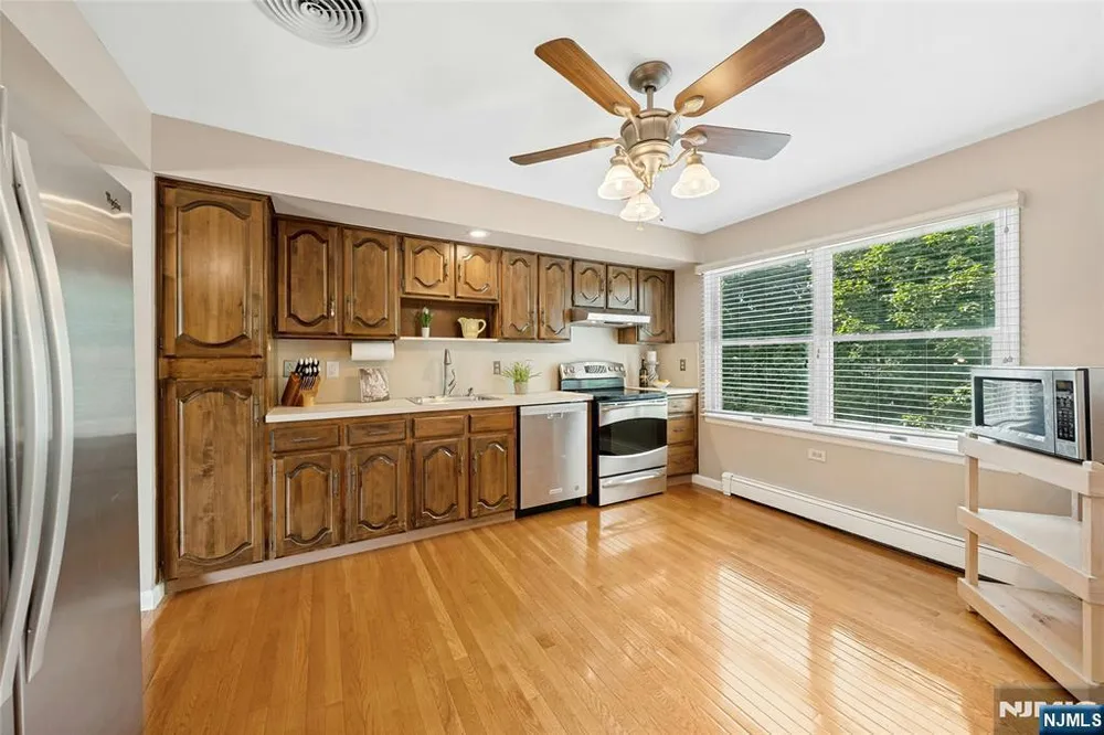 157 Harriot Ave, Harrington Park, NJ 07640