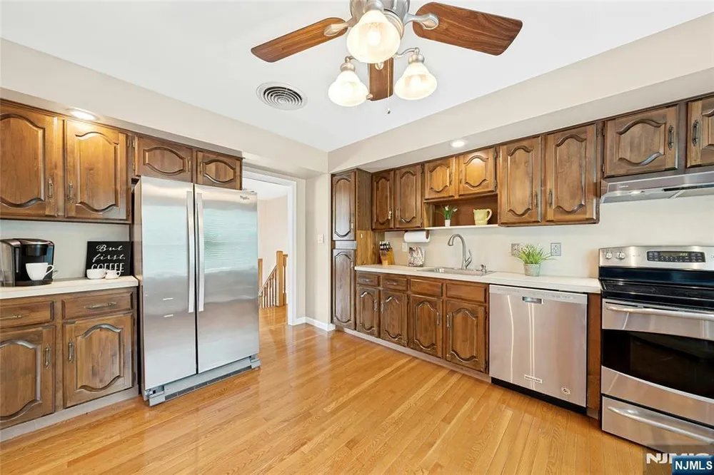 157 Harriot Ave, Harrington Park, NJ 07640