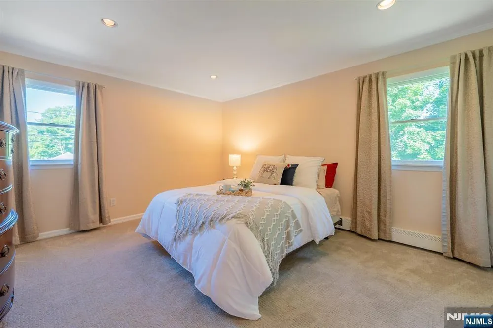 157 Harriot Ave, Harrington Park, NJ 07640
