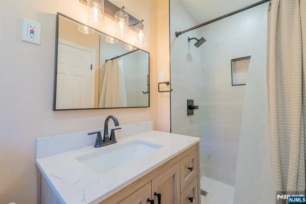 157 Harriot Ave, Harrington Park, NJ 07640
