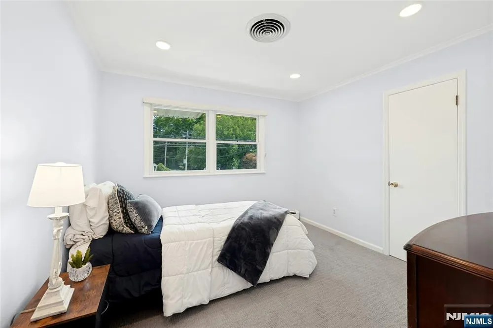 157 Harriot Ave, Harrington Park, NJ 07640