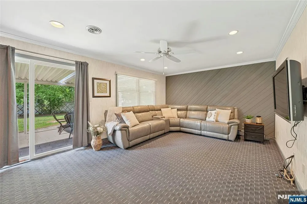 157 Harriot Ave, Harrington Park, NJ 07640