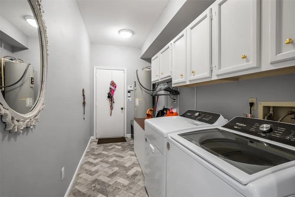 208 Sugarberry Circle, Houston, TX 77024