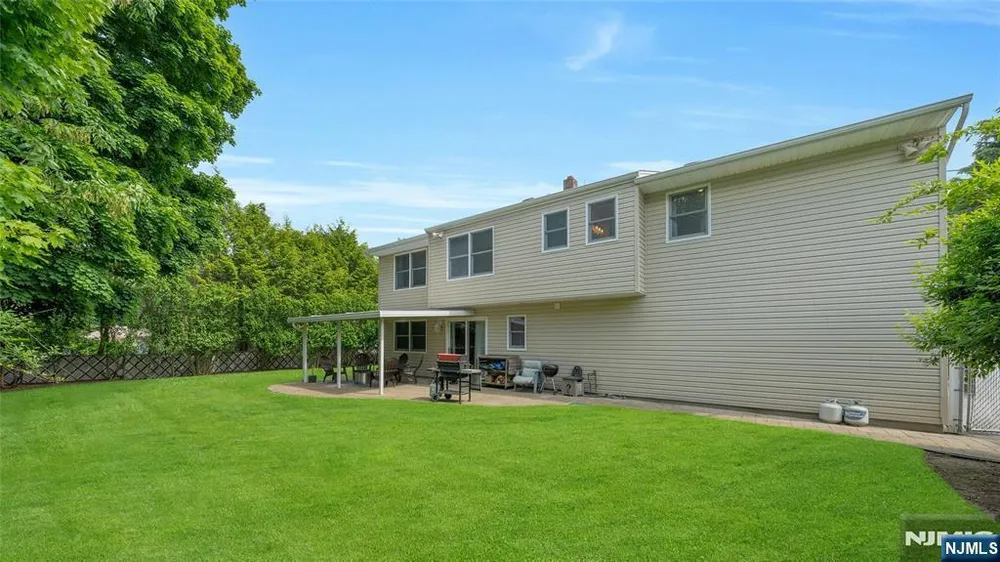 157 Harriot Ave, Harrington Park, NJ 07640