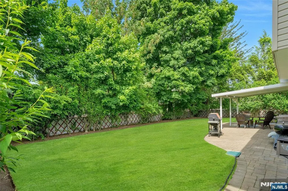 157 Harriot Ave, Harrington Park, NJ 07640