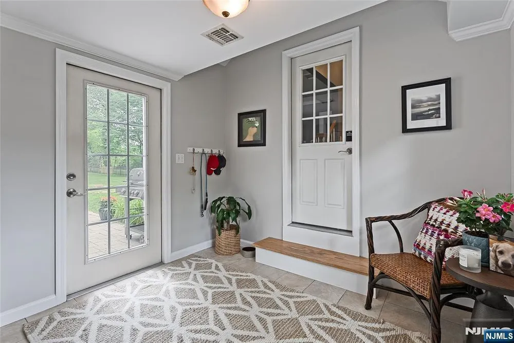 22 Sterling Pl, Glen Rock, NJ 07452