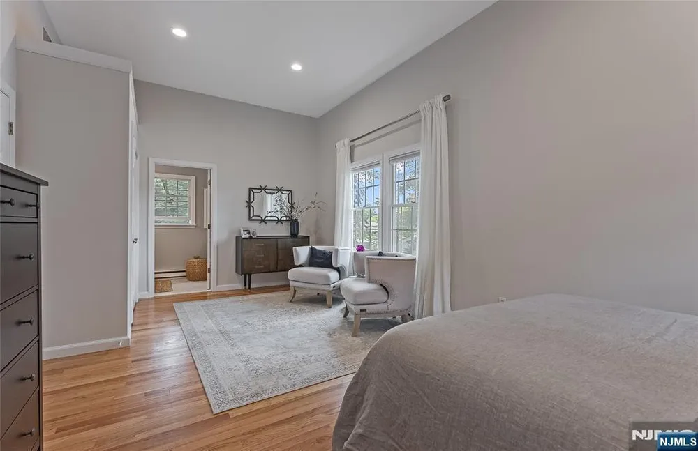 22 Sterling Pl, Glen Rock, NJ 07452