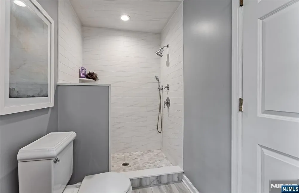 22 Sterling Pl, Glen Rock, NJ 07452