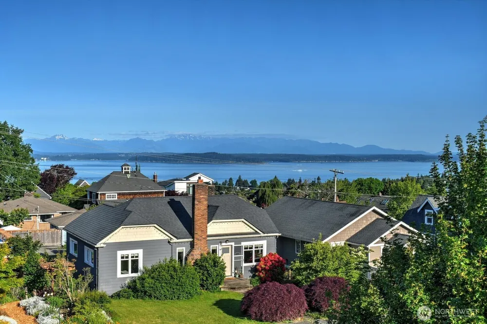 6738 36th Ave SW, Seattle, WA 98126