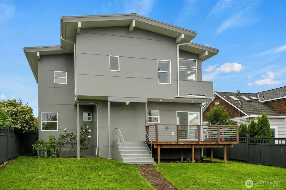 6738 36th Ave SW, Seattle, WA 98126