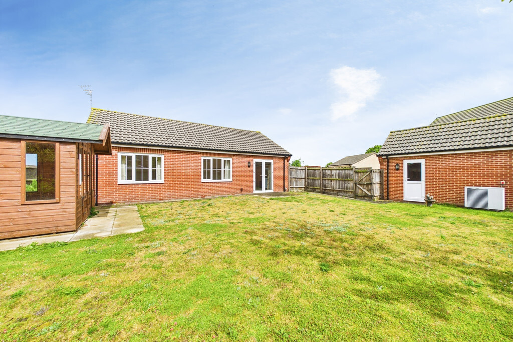 Blacksmiths Gardens, Thurlton Image 13