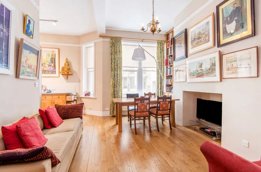 Bedford Avenue, WC1B