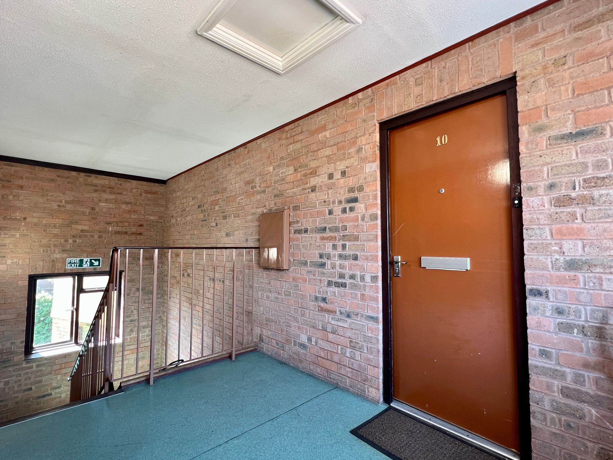 Dovetail Court, Park Street - NO onward chain! Image 3