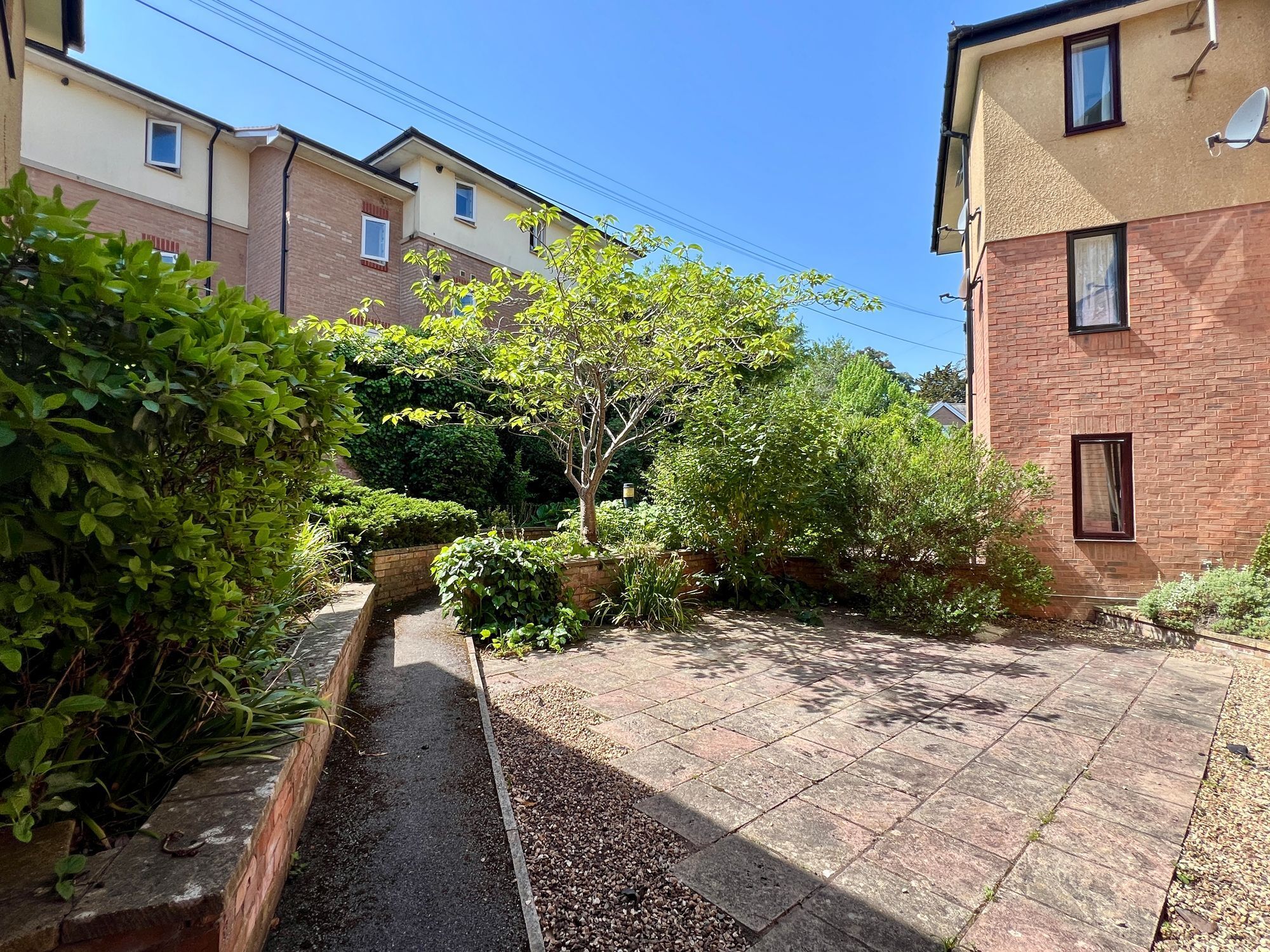 Dovetail Court, Park Street - NO onward chain! Image 15