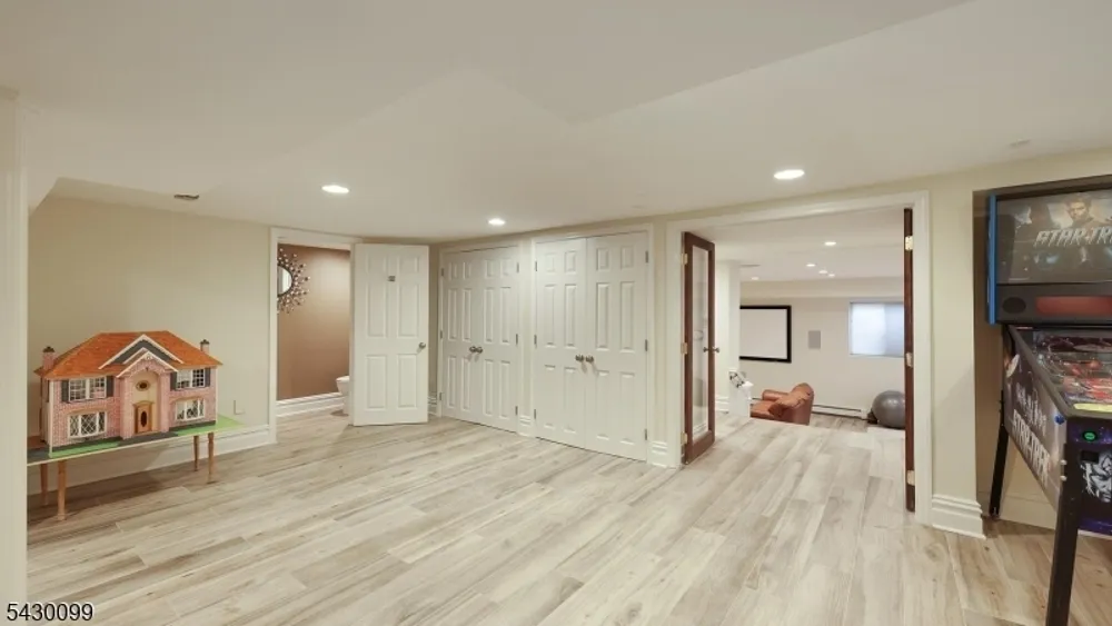 244 Pembrook Rd, Mountainside, NJ 07092