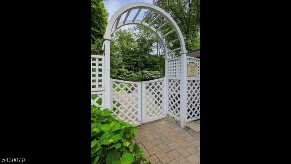 244 Pembrook Rd, Mountainside, NJ 07092