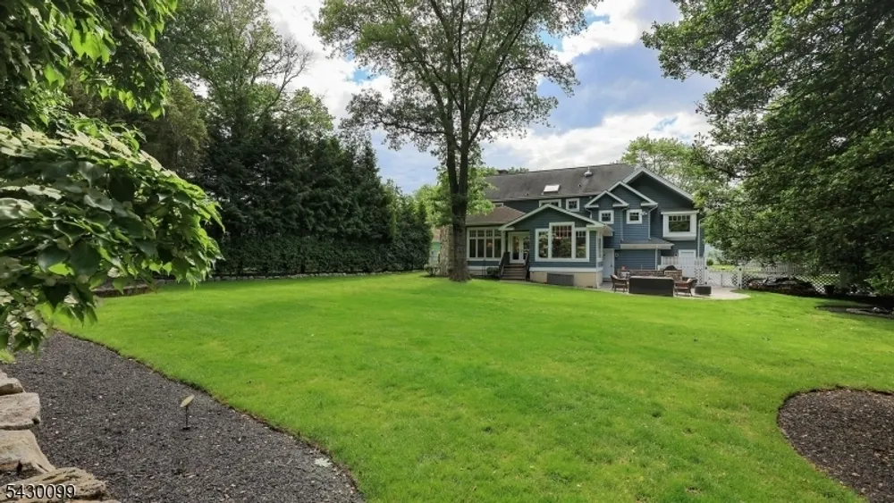 244 Pembrook Rd, Mountainside, NJ 07092