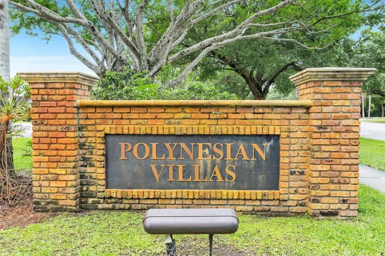 6900 NW 5th St, Plantation, FL 33317