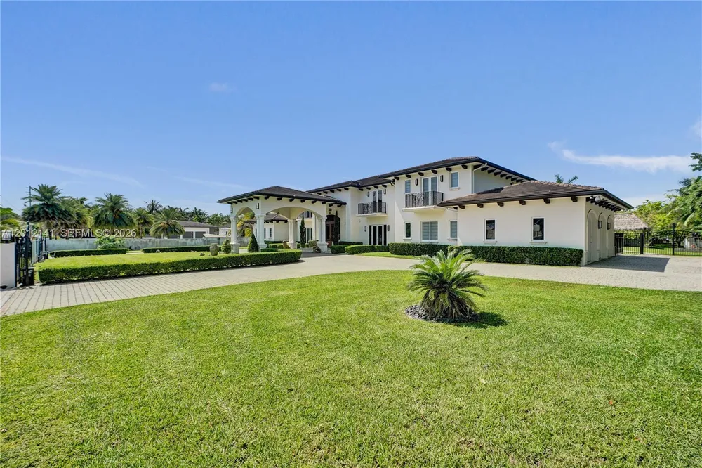 12401 SW 45th St, Miami, FL 33175