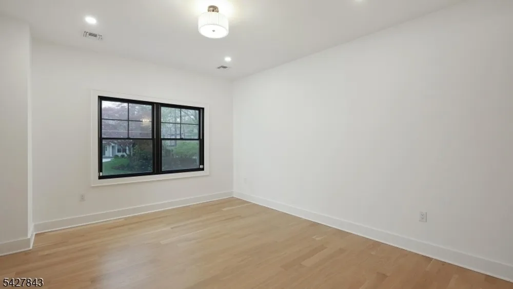 15 School Ave, Chatham, NJ 07928
