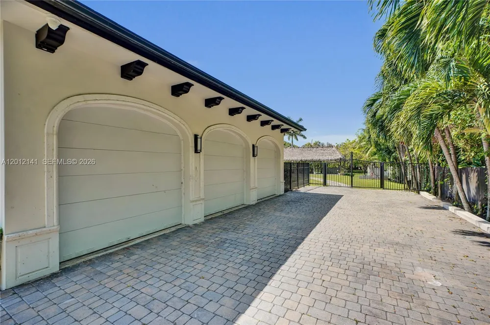 12401 SW 45th St, Miami, FL 33175