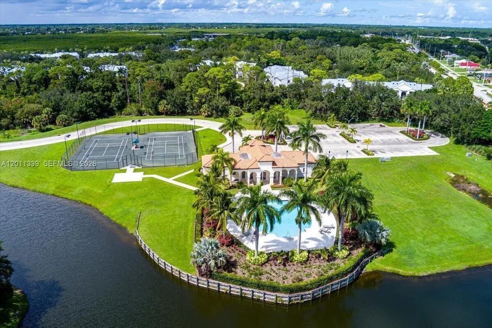 265 SE Via Sangro, Port St Lucie, FL 34952
