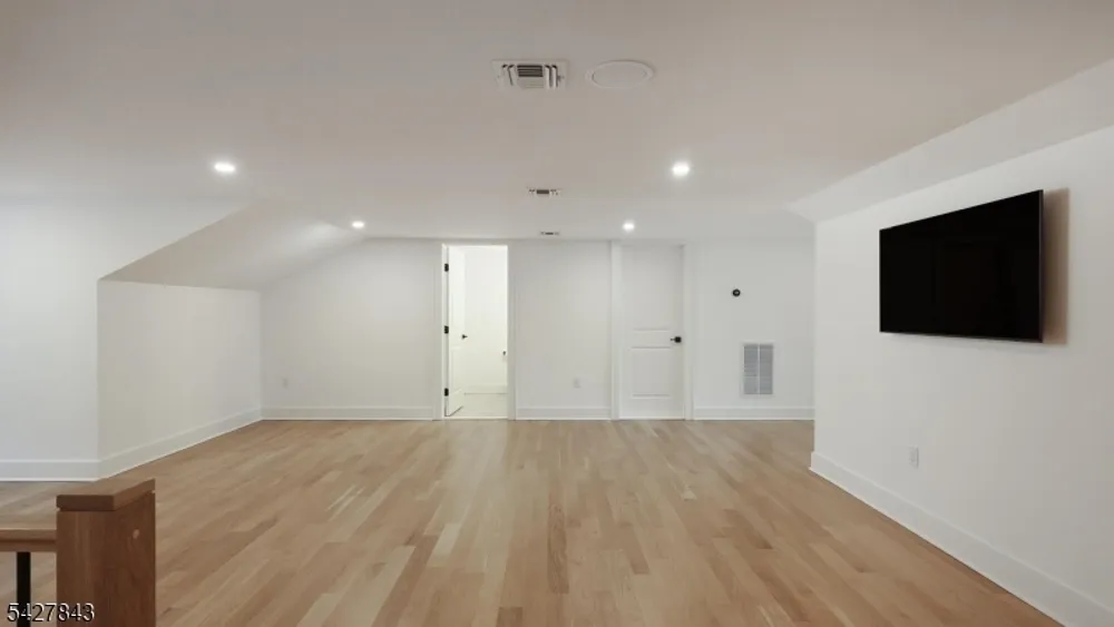 15 School Ave, Chatham, NJ 07928