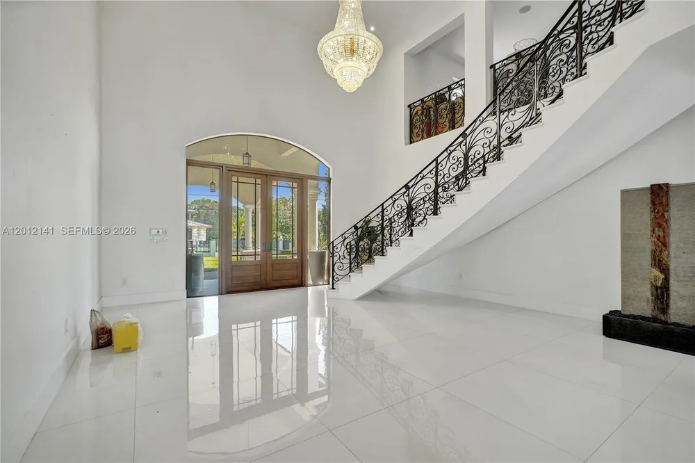 12401 SW 45th St, Miami, FL 33175