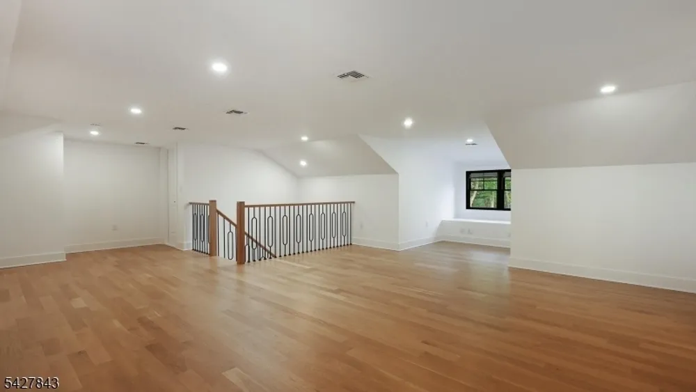 15 School Ave, Chatham, NJ 07928