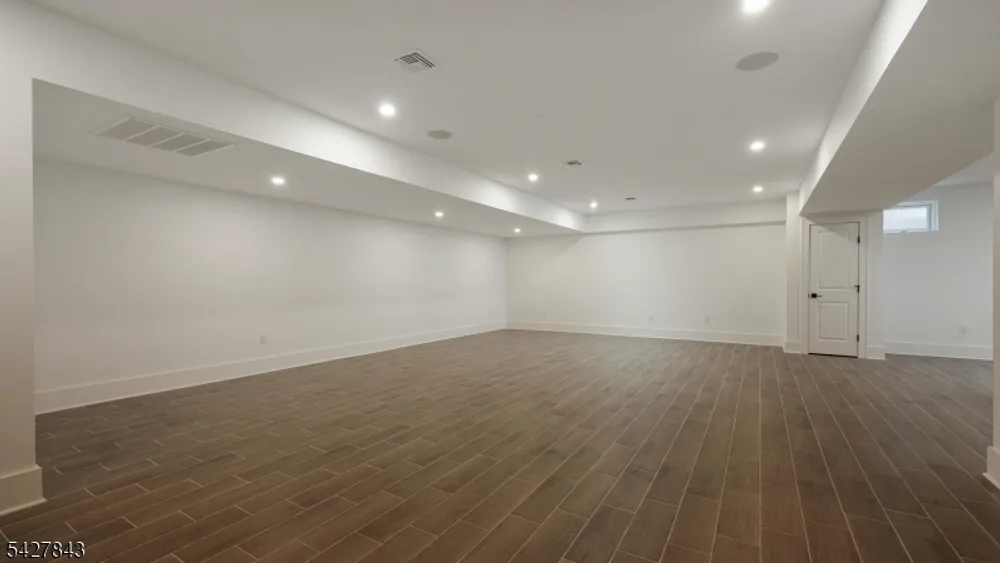 15 School Ave, Chatham, NJ 07928