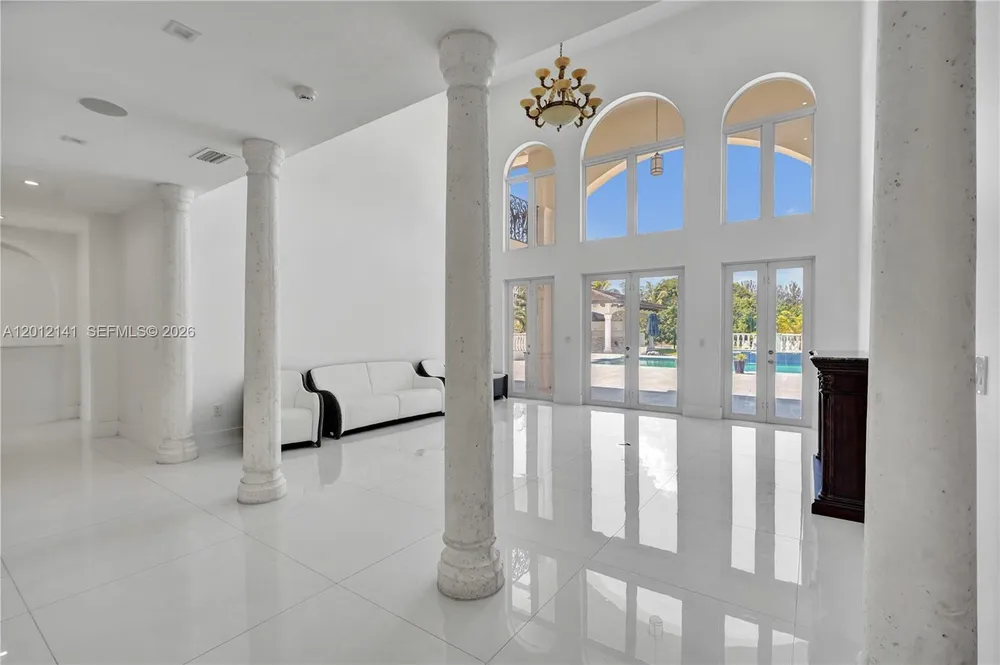 12401 SW 45th St, Miami, FL 33175