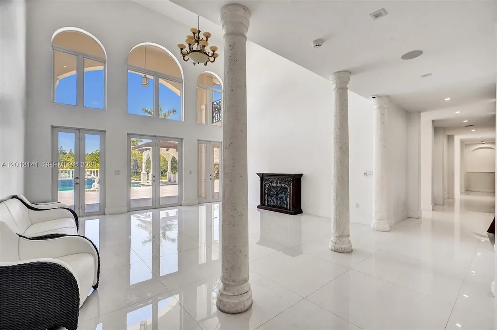 12401 SW 45th St, Miami, FL 33175