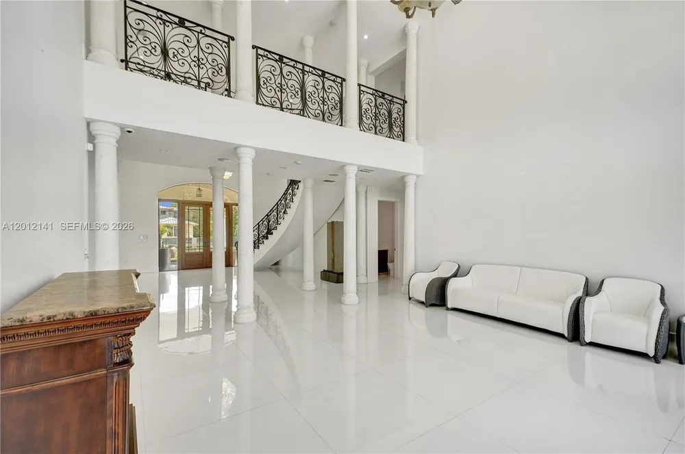 12401 SW 45th St, Miami, FL 33175