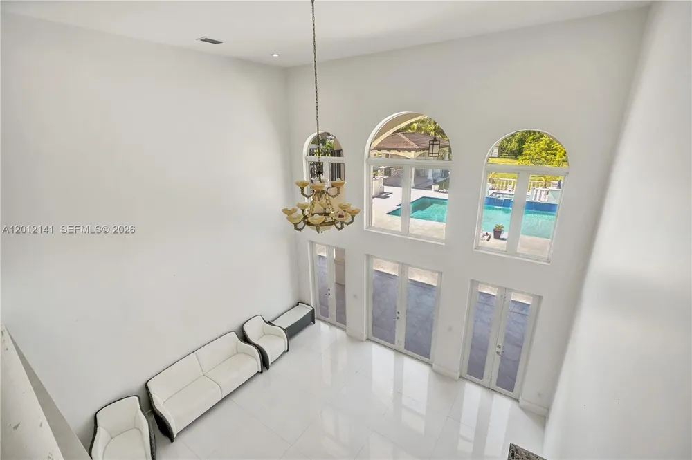 12401 SW 45th St, Miami, FL 33175