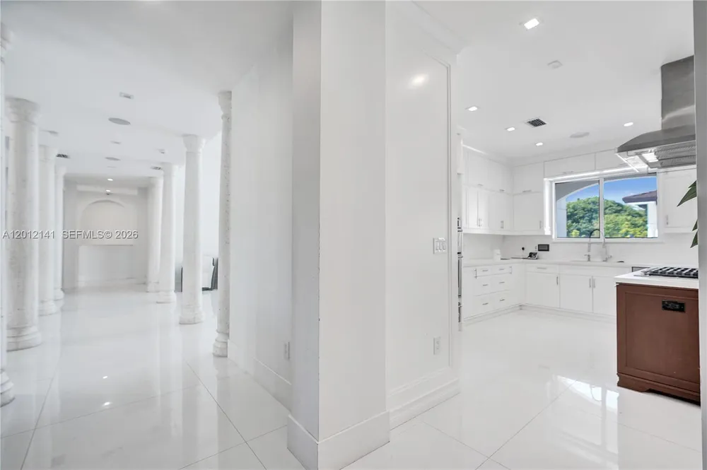 12401 SW 45th St, Miami, FL 33175