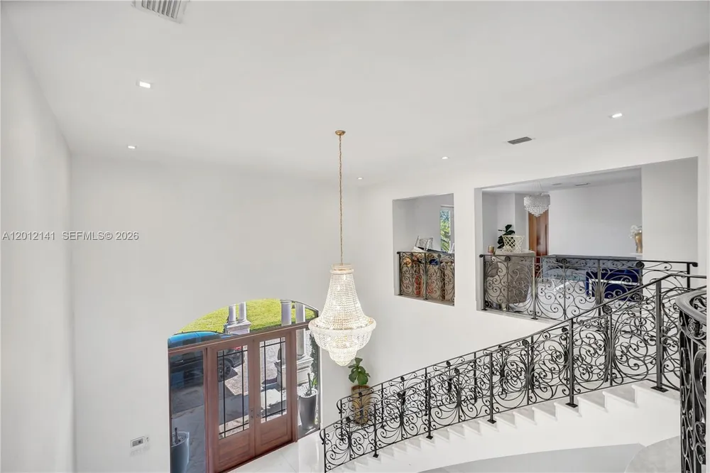 12401 SW 45th St, Miami, FL 33175