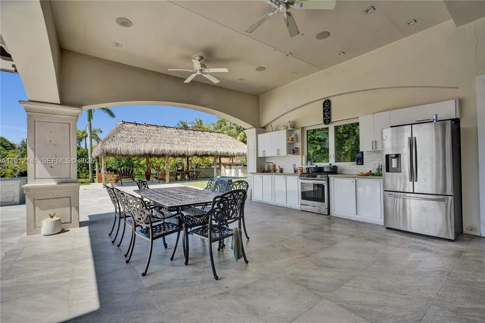 12401 SW 45th St, Miami, FL 33175